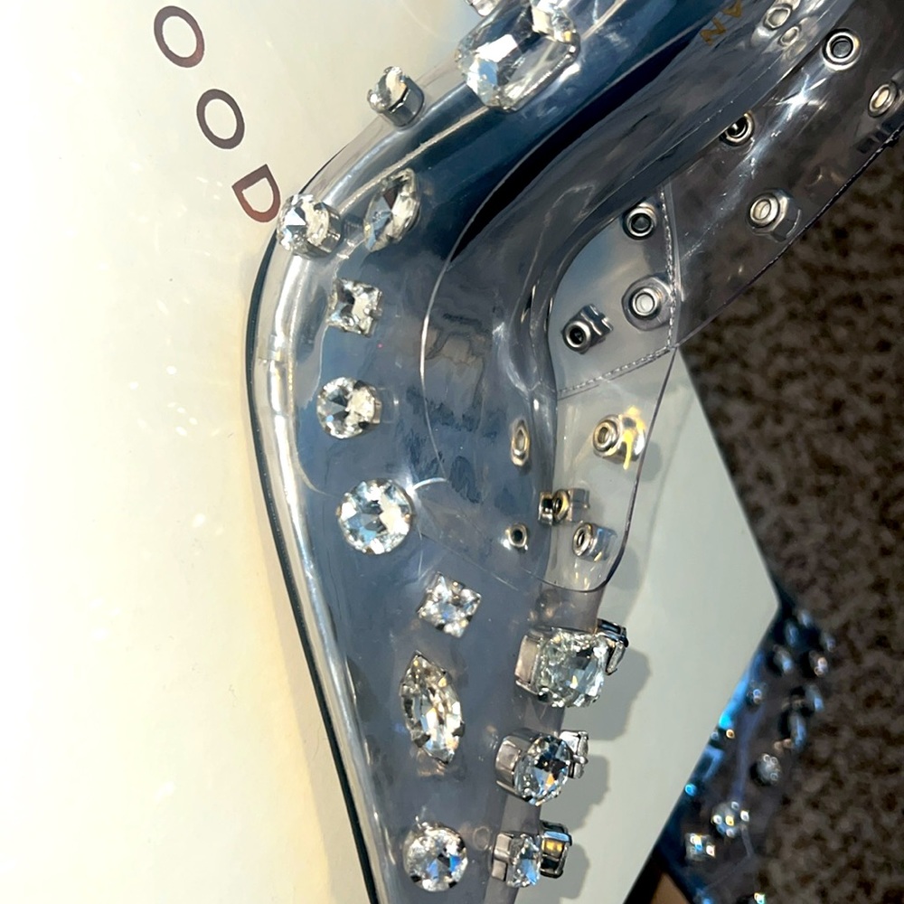 These Good American heels are the glitziest, glammest, hottest shoes yet. - Picture 7 of 10